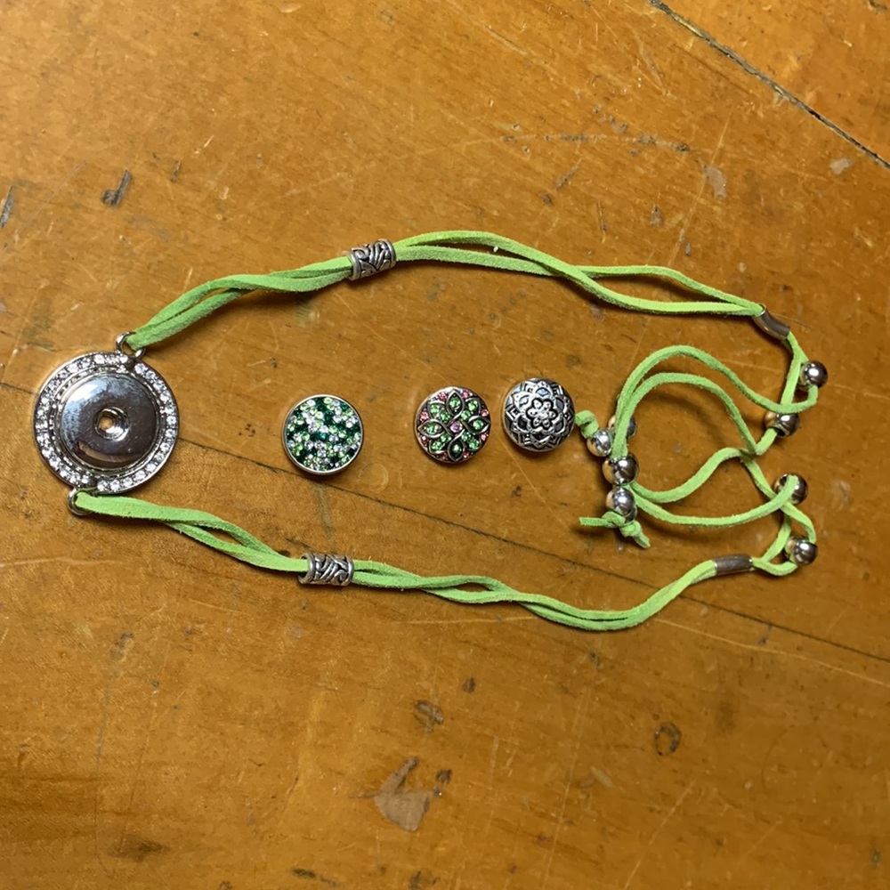 Green wrap bracelet with 3 interchangeable button designs